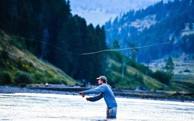 Island Pond Country Inn (Formerly the Lakefront Inn & Motel)