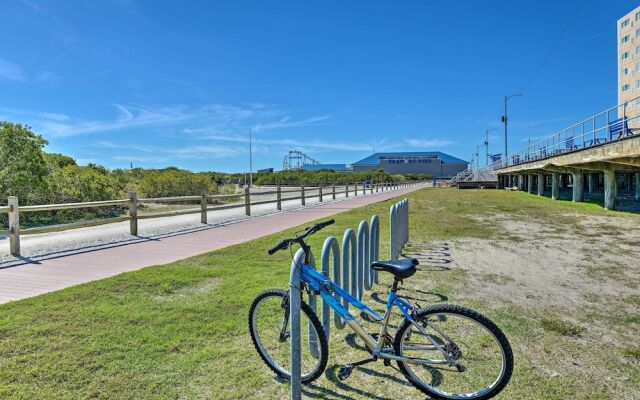 Spacious Wildwood Townhome w/ Covered Balcony