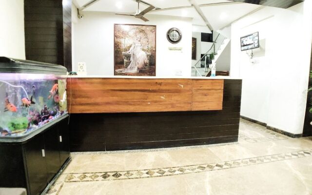 Hotel Landmark Residency