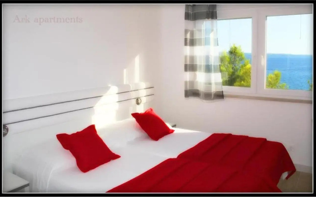 Beautiful apartment for 3 adults next to the beach