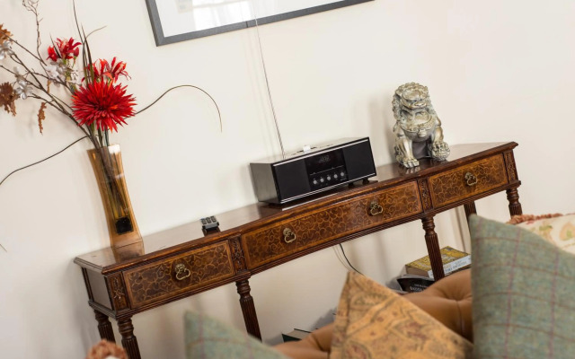 Parliament Sq (apt 10 ) Royal Mile