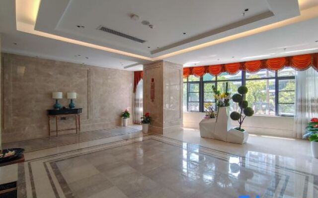 Vienna Hotel (Wuchang Jiangtan Xujiapeng Subway Station, Hubei University)