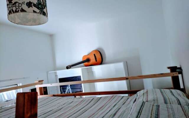 2 Bedroom North Kensington Apartment With Courtyard