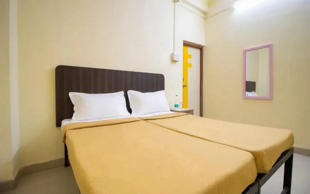 Shree Gajanan by OYO Rooms