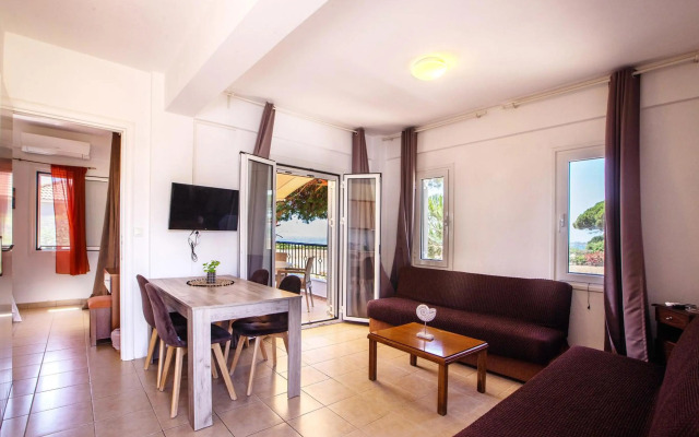 Romanos Beach Villas