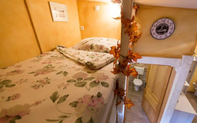 House Gabrijel (room by a stream)