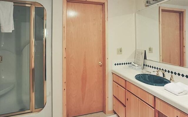 Crystal Creek Chalet