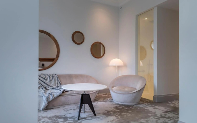 Yndo Hotel