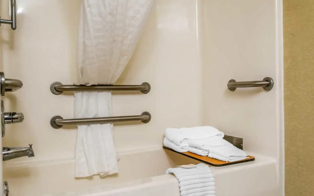 Comfort Inn & Suites