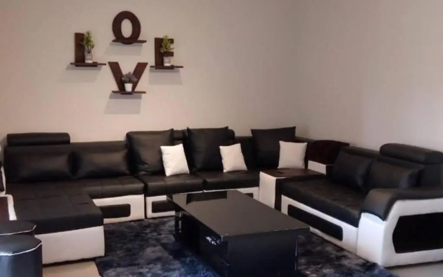 Specious Old Zamtel flats