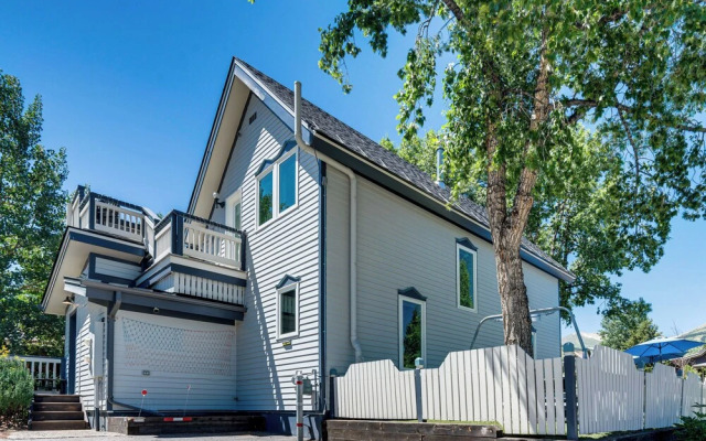 Steps From Central Downtown: Breckenridge Home