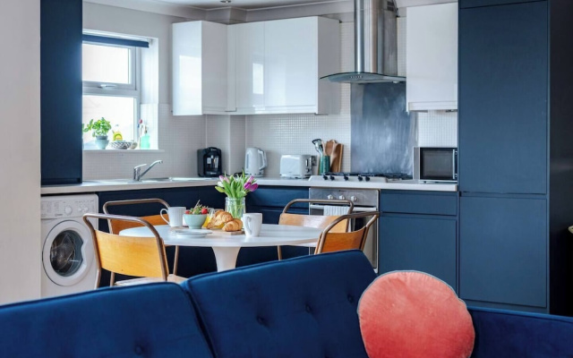 Modern Margate Apt 2BR En-suite Parking by Adliv