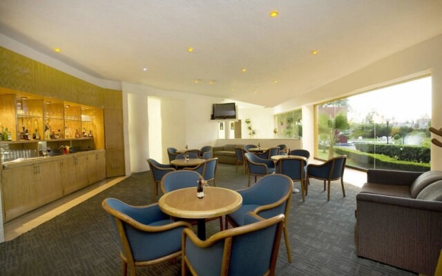 Fiesta Inn Aguascalientes Patio