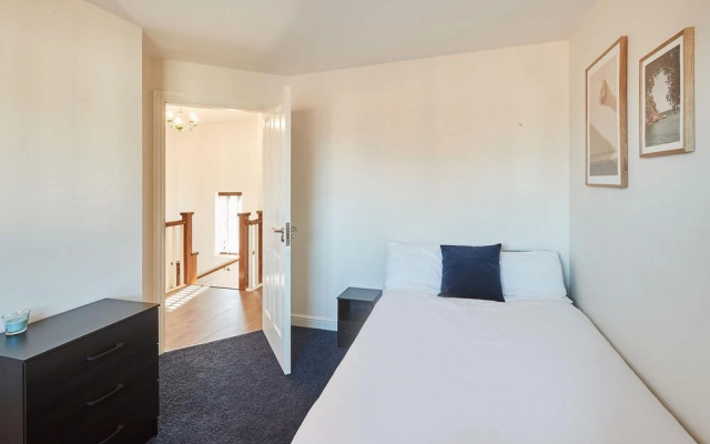Host Stay Greenfinch Road