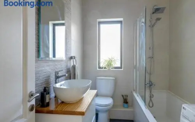 Seaside Bliss 3BR Holiday Apartment Sliema