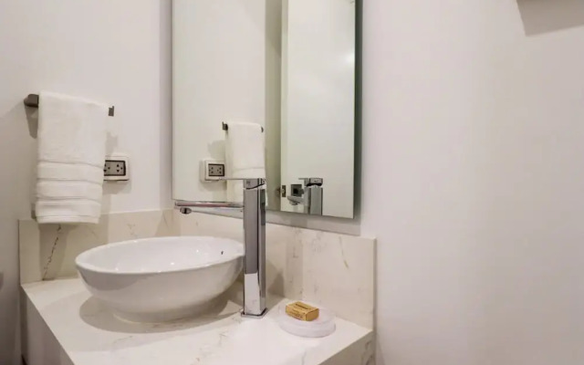 w Brilliant 2BR w Balcony in Miraflores