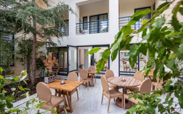Avra City Boutique Hotel