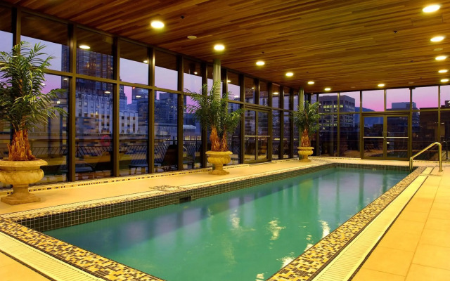 Le Square Phillips Hotel And Suites