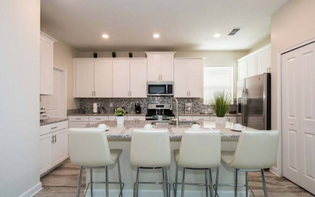 Storey Lake-5 Bedroom Pool Home-1663ST