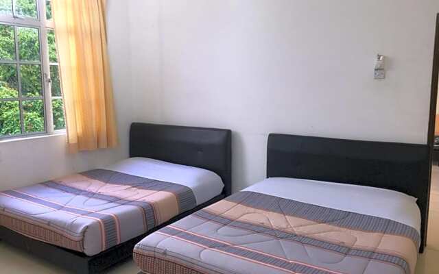 Cameron Supersave Apartment @ Crown Imperial Court