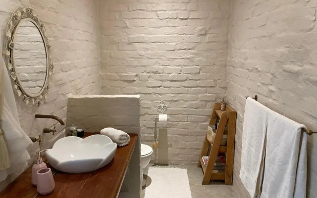 Hartland Garden Suite