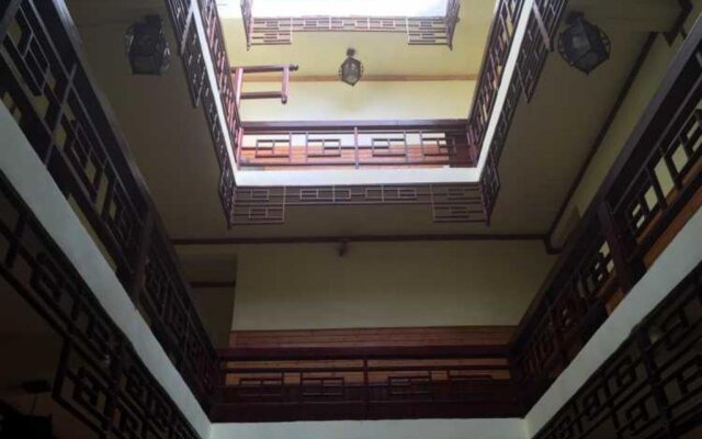 Lushengzhai Inn