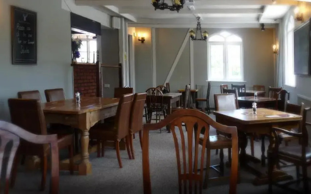 The Red Lion at Longwick Hotel Princes Risborough