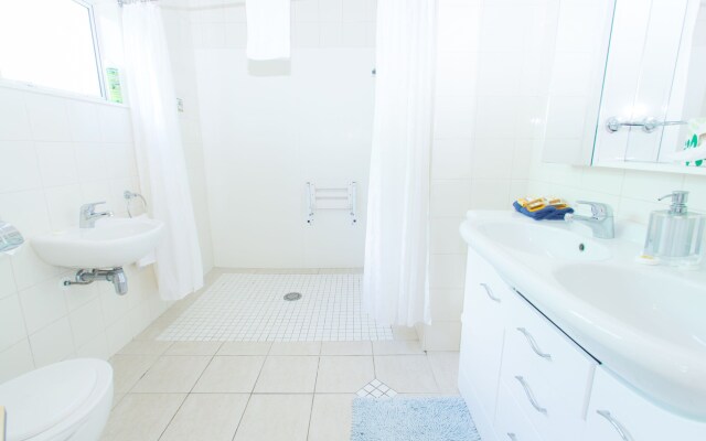 ASURE Admirals View Motel