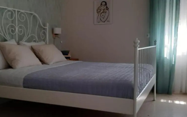 Kamara Bridge House, spacious 1-bedroom quiet retreat