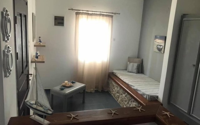 Elenis Studios & Apartments