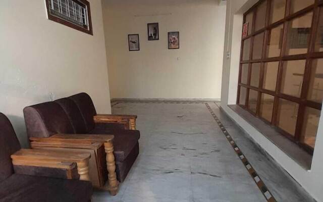 Hotel The Holiday Home