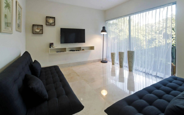 Luxurious & Central Condo In Playa Steps From The Beach