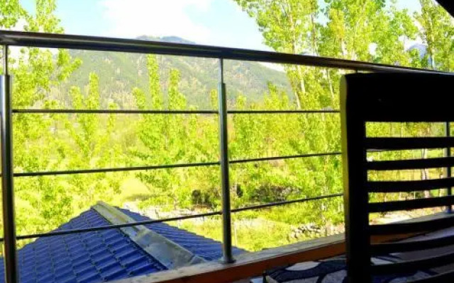 Lidder Spring Resorts