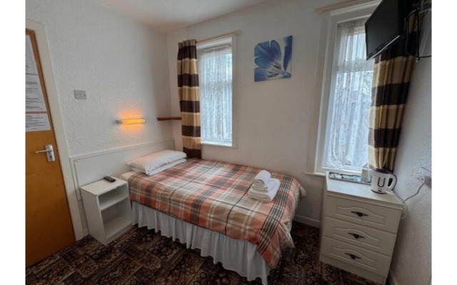 OYO Delton Hotel Blackpool Pleasure Beach