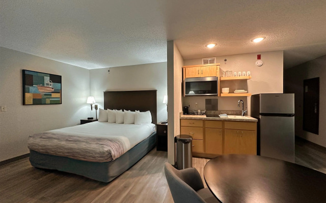 AmericInn by Wyndham Menominee