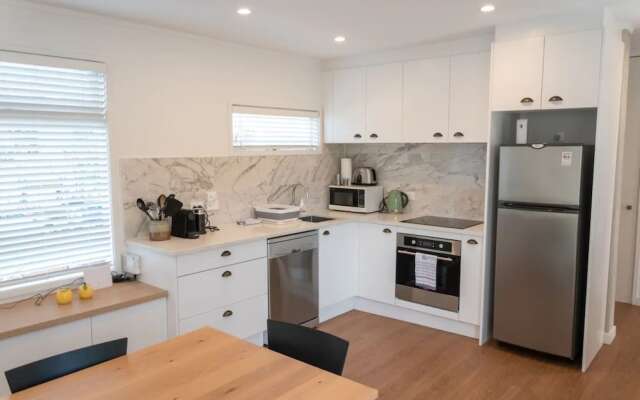 Classic and Cosy 1960's 2 Bedroom Townhouse