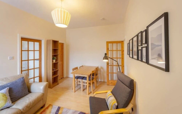 Cozy Apartment near The Meadows