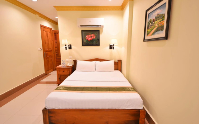 Golden House International Hotel