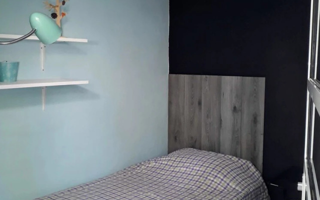 Low Budget Small Room, With Wi-fi Private Bathroom at Downtown Cancun - Hotel in Cancun - Photo 4