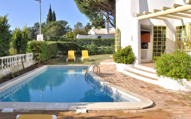 Tranquil Villa in Vilamoura With Private Swimming Pool