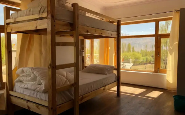 Ree Hostel