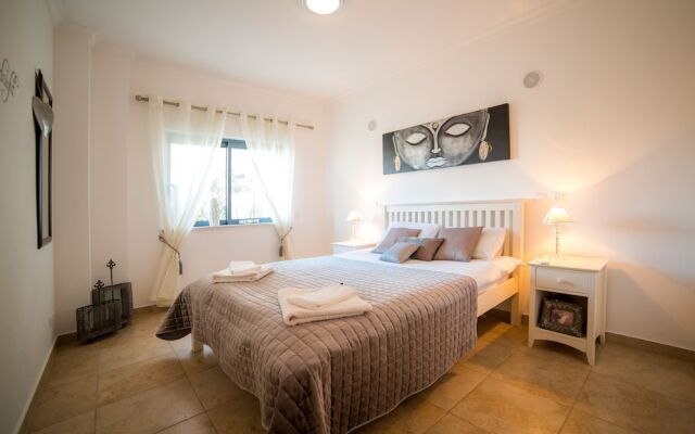 B05 - Luxury Central 2 bed with Spa by DreamAlgarve