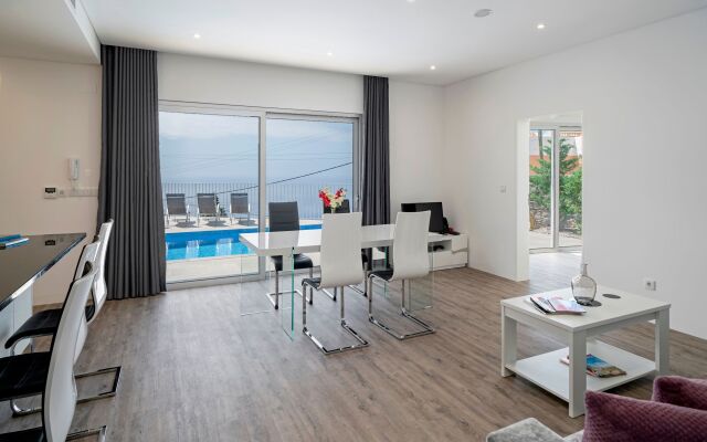 Beautiful Modern Villa In Calheta   Calhetascape