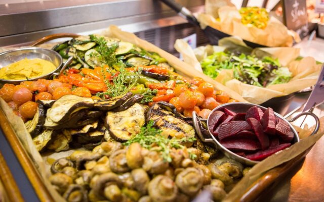 Holiday Inn Reading South M4 Jct11 by IHG