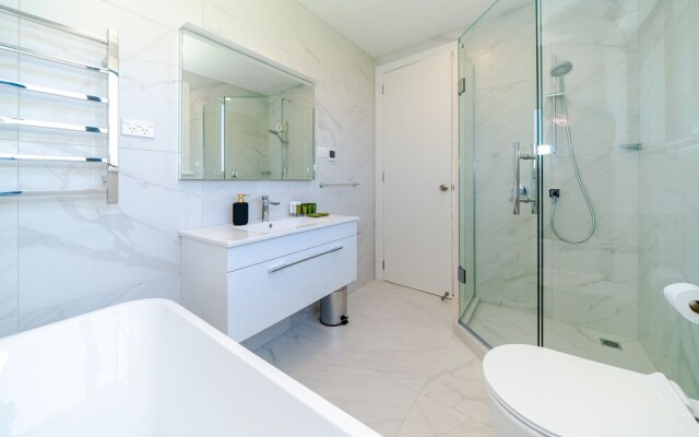 Greenlane Premium 4 Bdrm Vacation Home
