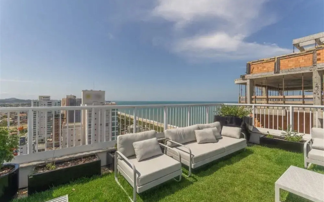 3BR Apt w/ Pool & gym 180m - Ltt803