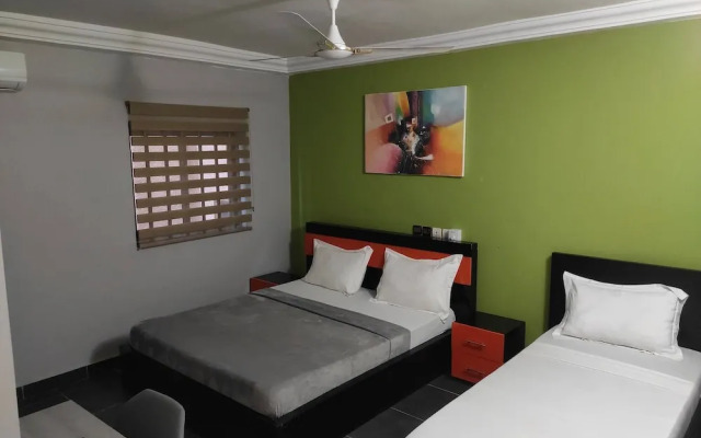 Room-deluxe Twin Beds in Royal Blue Gues