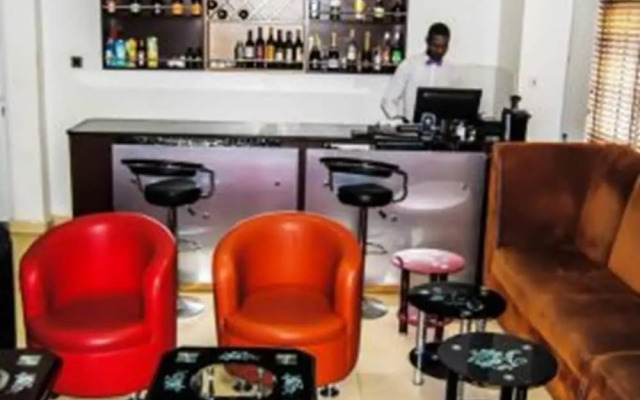 Royal Jatoz Hotel and Suites