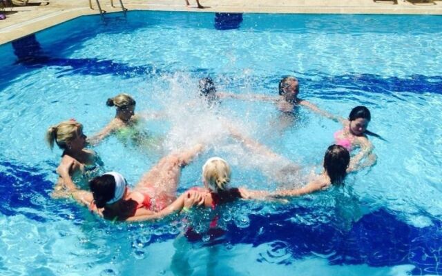 Отель Club Bayar Beach