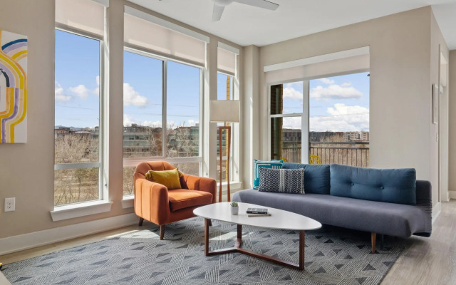 Denver | Stylish 2BD/2BA Riverfront Apartment